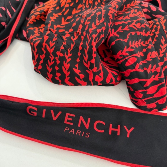 GIVENCHY Red Silk Crepe Blouse with Bow Tie V Neck STUNNING Designer Top Sz 40 - Picture 12 of 12